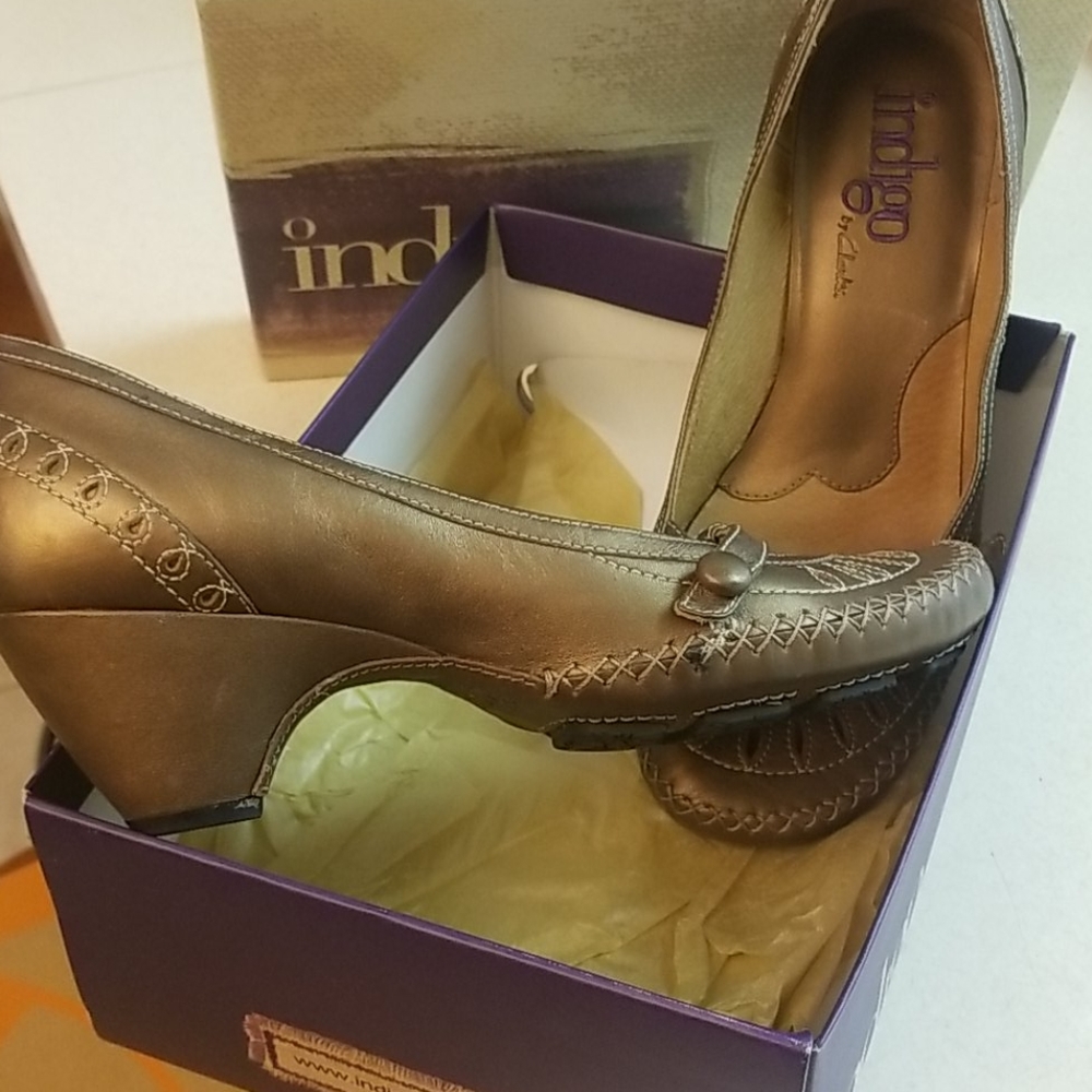 Shoes - Picture 3 of 3